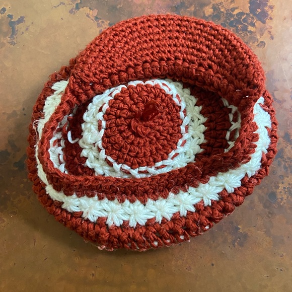 Vintage Crochet Slouchy Beret with Pom Pom in great vintage condition - Picture 6 of 7